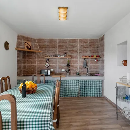 Holiday home Cueva La Umbria Vacacional *