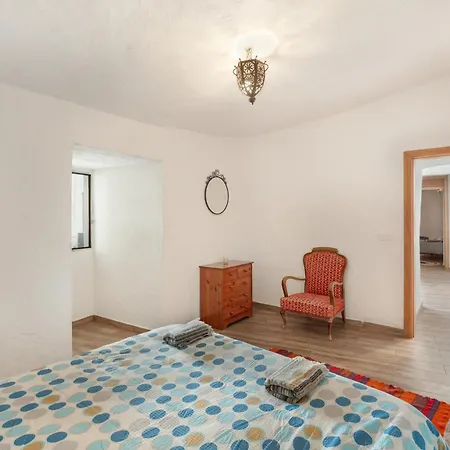 Cueva La Umbria Vacacional Holiday home Artenara